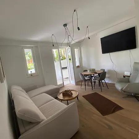 Apartment Rhea Appartement *